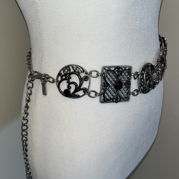 Women’s Chico’s silver chain belt with black clear & grey crystals - Picture 5 of 12